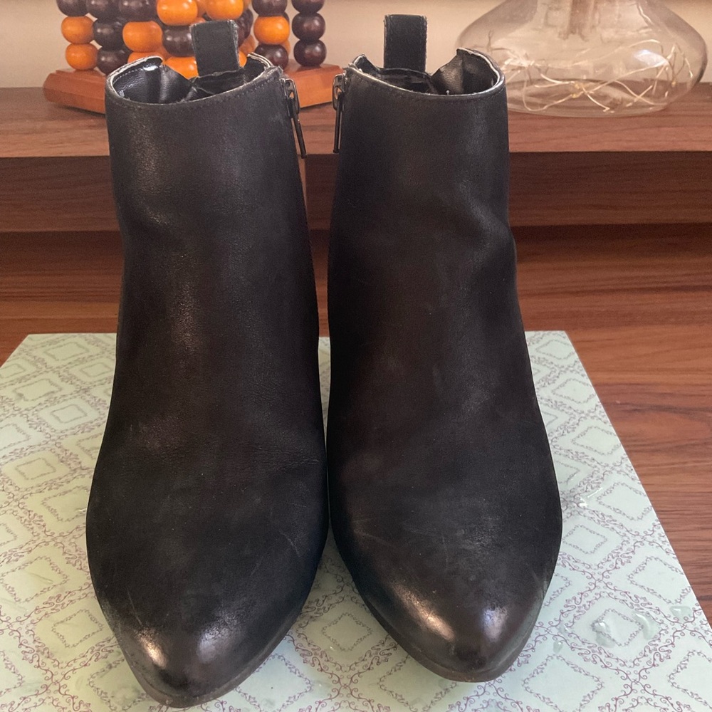 Steve Madden Black Booties | Size 8 (fit small)
